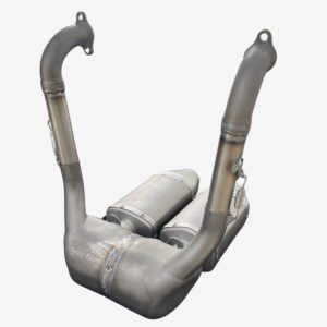 Aus Titan additiv gefertige Krümmer und Vorschalldämpfer (3D-Druck) kombiniert mit Blechverarbeitung und Motorsport-Katalogteilen